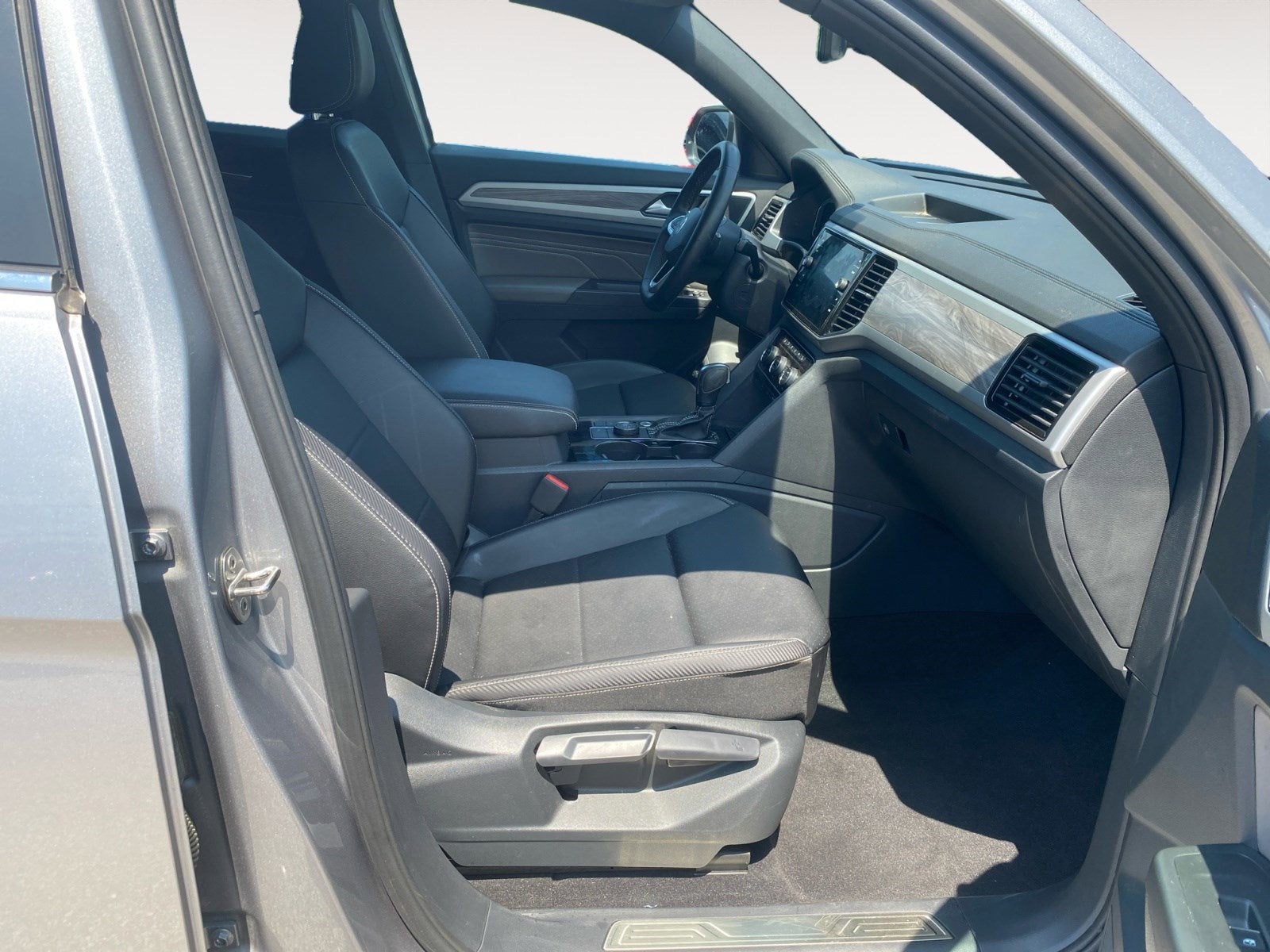 2022 Volkswagen Atlas Cross Sport 3.6L V6 SE with Technology