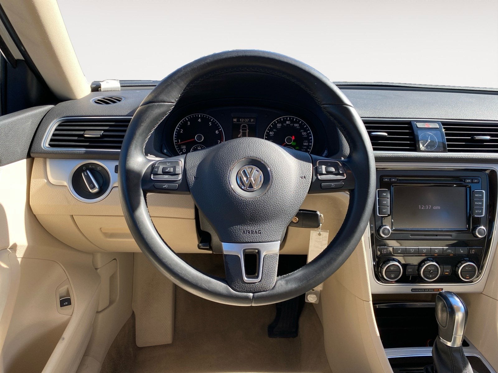 2012 Volkswagen Passat SE