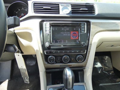 2016 Volkswagen Passat 1.8T SE