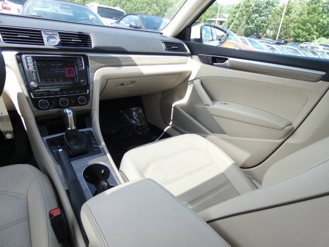 2016 Volkswagen Passat 1.8T SE