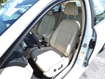 2016 Volkswagen Passat 1.8T SE