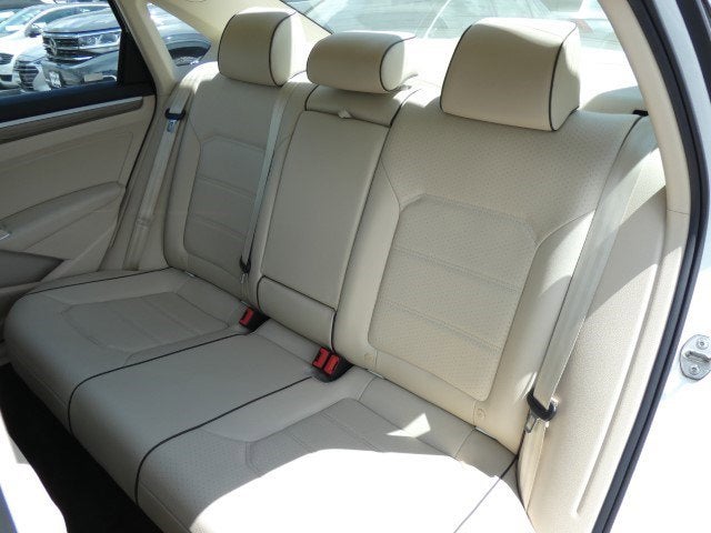 2016 Volkswagen Passat 1.8T SE