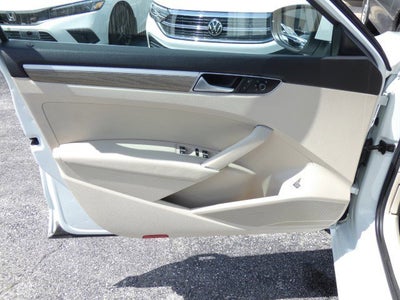 2016 Volkswagen Passat 1.8T SE