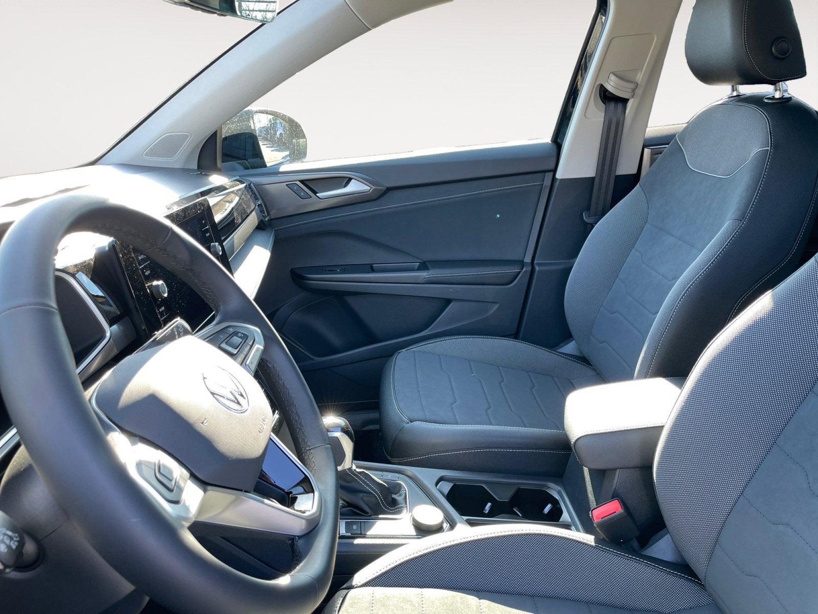 2026 Volkswagen Taos SE Black