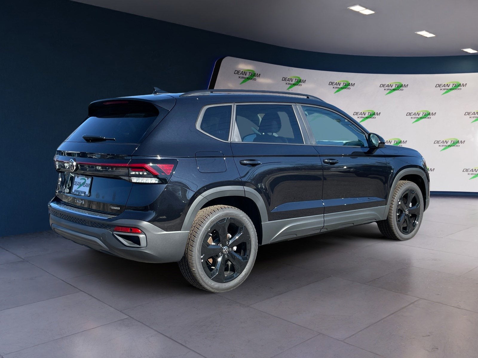 2026 Volkswagen Taos SE Black