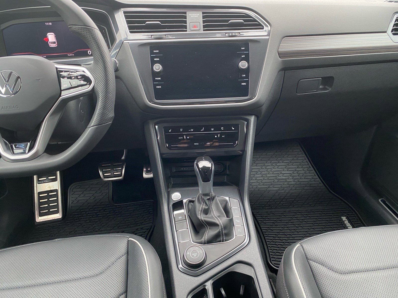 2024 Volkswagen Tiguan SEL R-Line