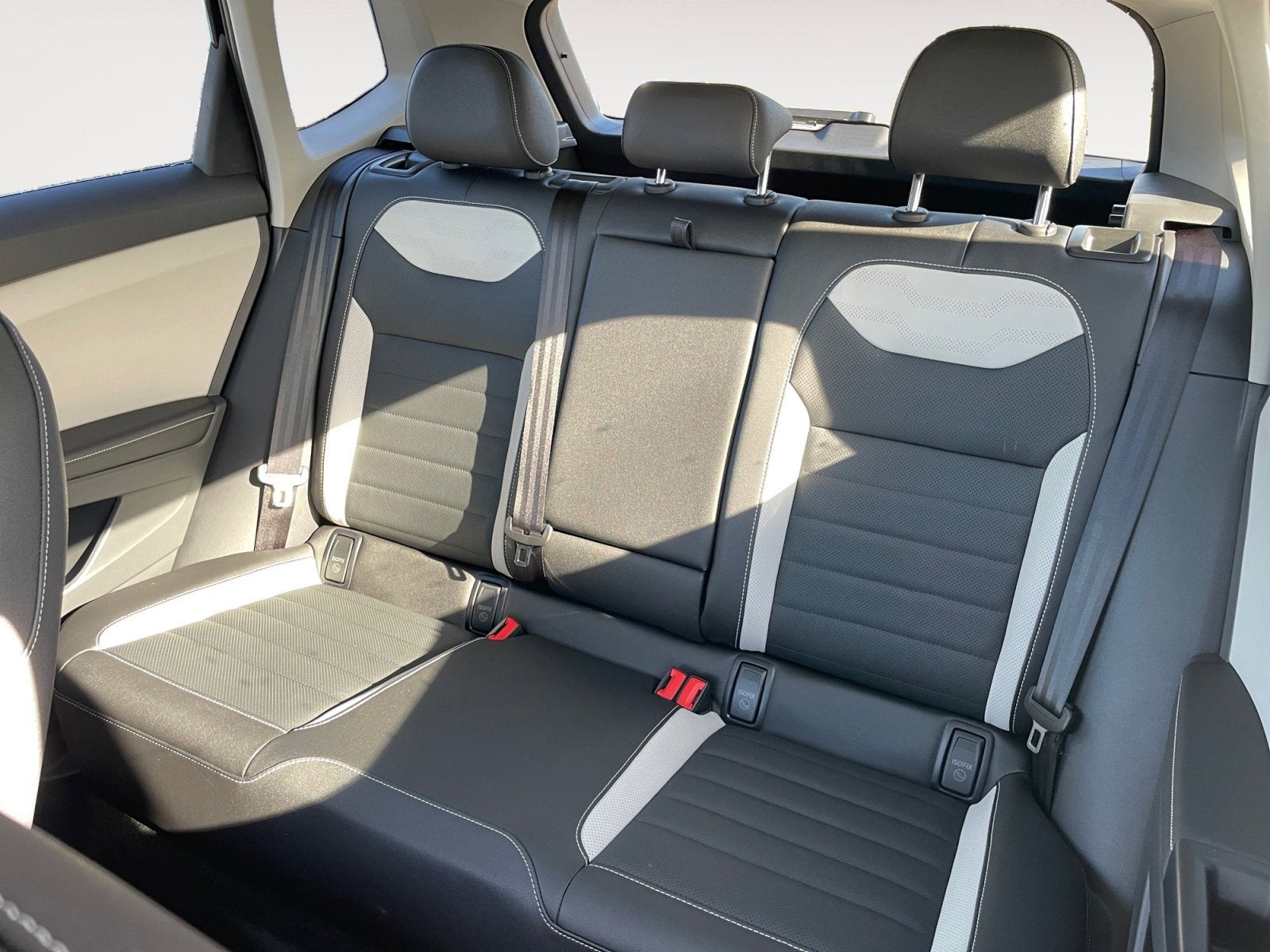 2026 Volkswagen Taos SEL