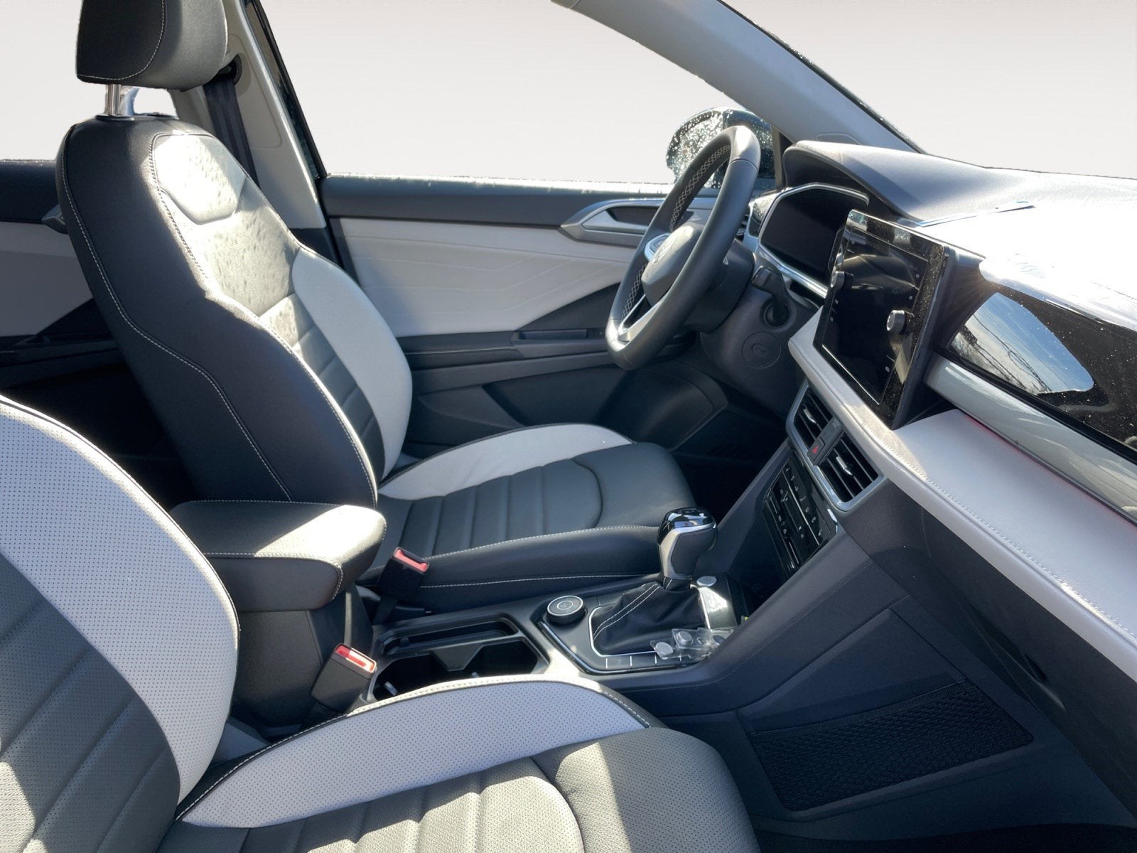 2026 Volkswagen Taos SEL