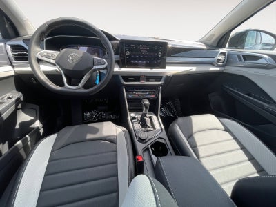 2025 Volkswagen Taos SEL