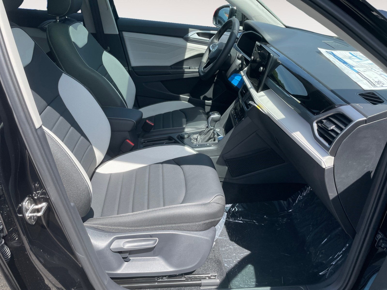 2025 Volkswagen Taos SEL