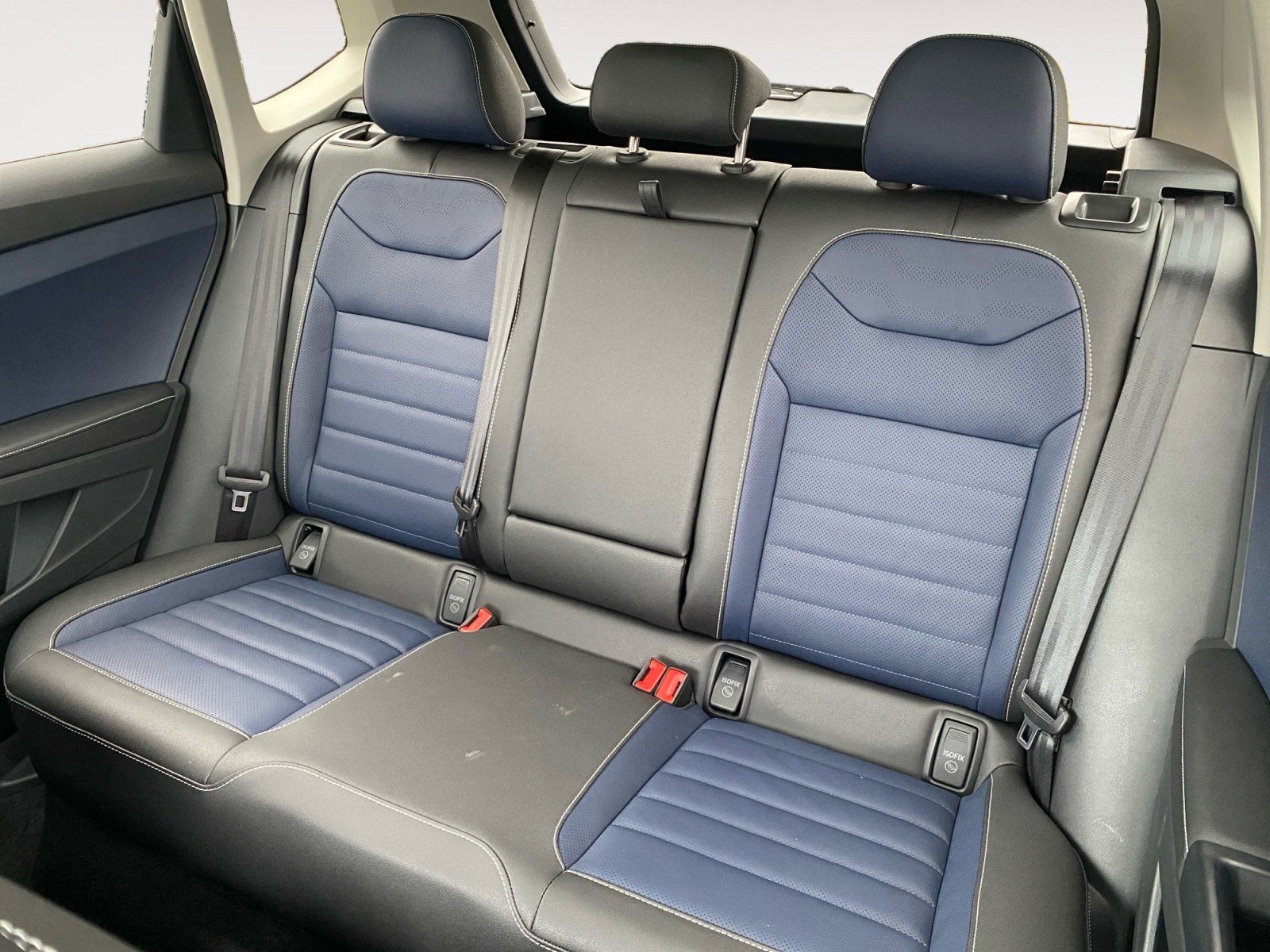 2025 Volkswagen Taos SEL