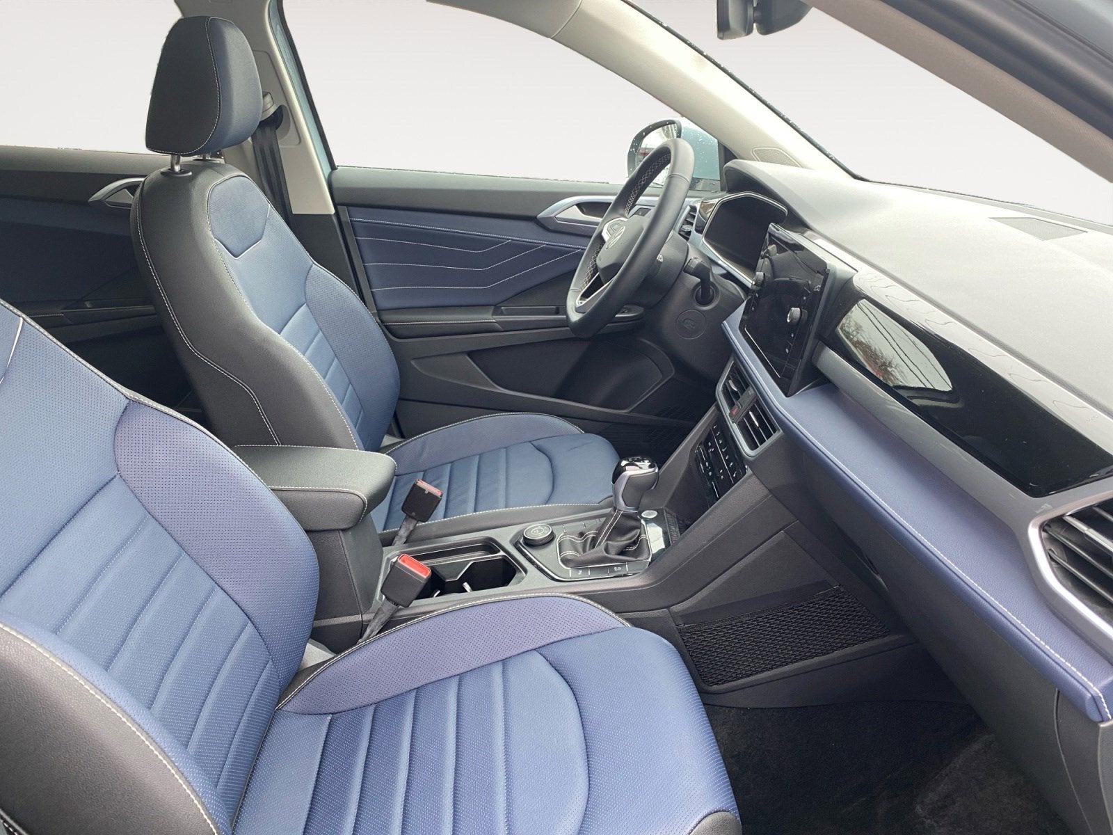 2025 Volkswagen Taos SEL