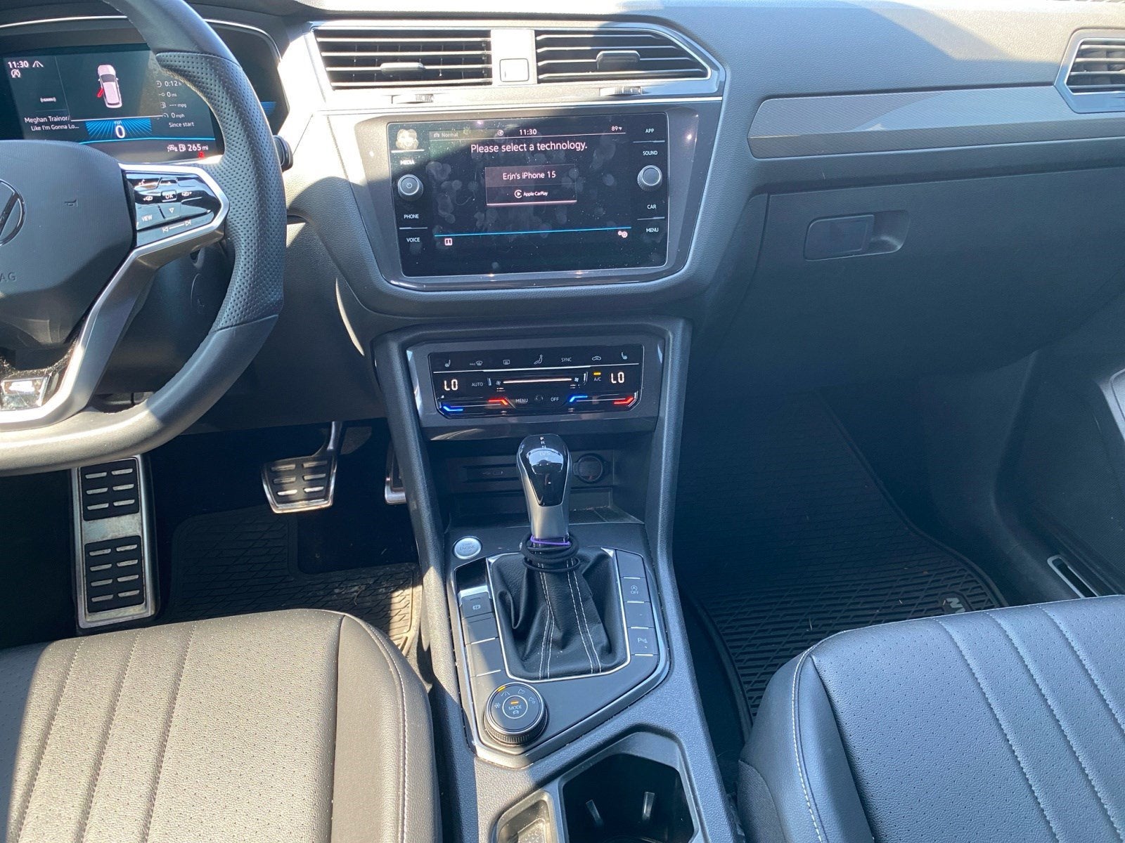 2022 Volkswagen Tiguan SE R-Line Black