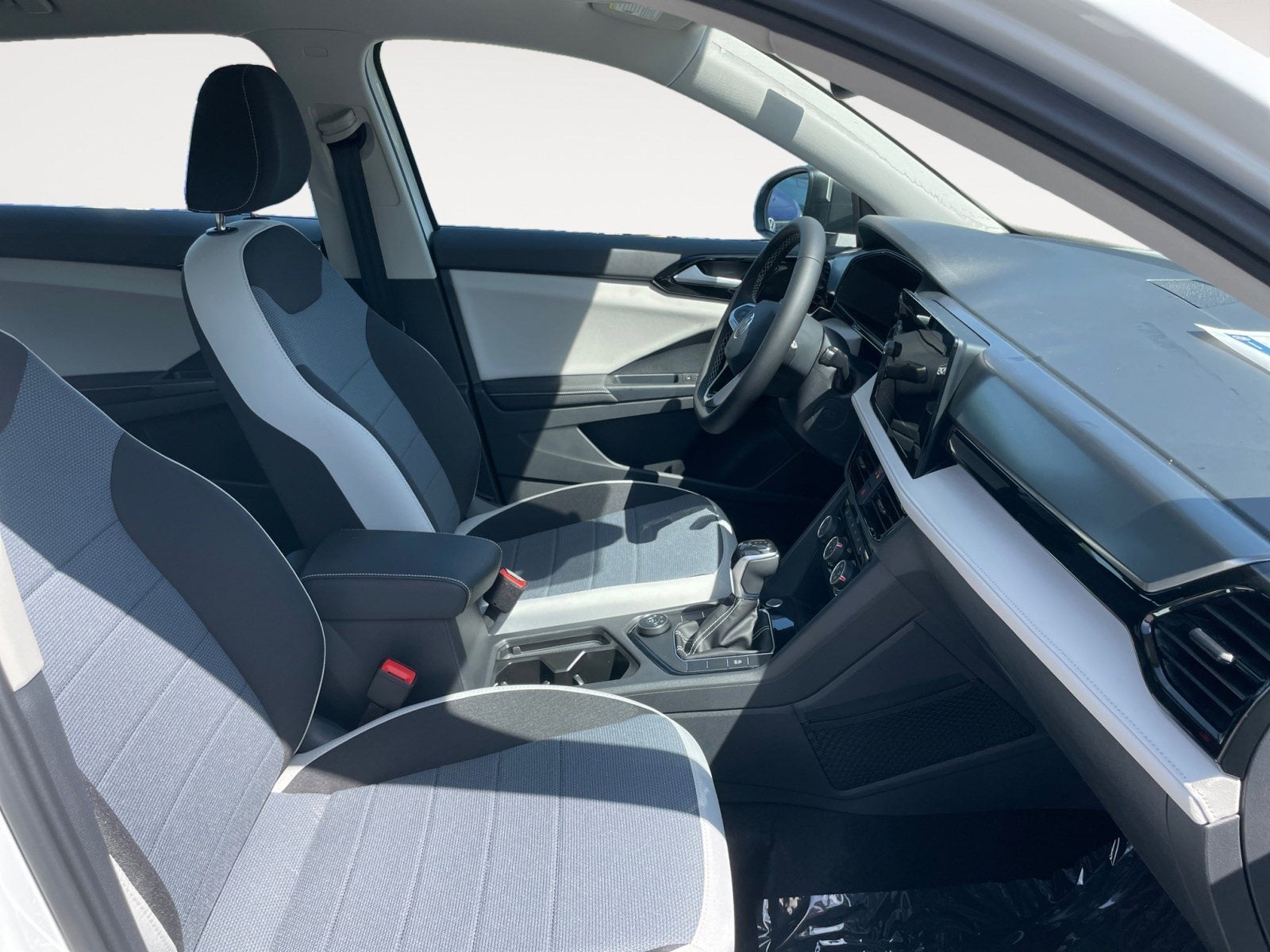 2025 Volkswagen Taos S