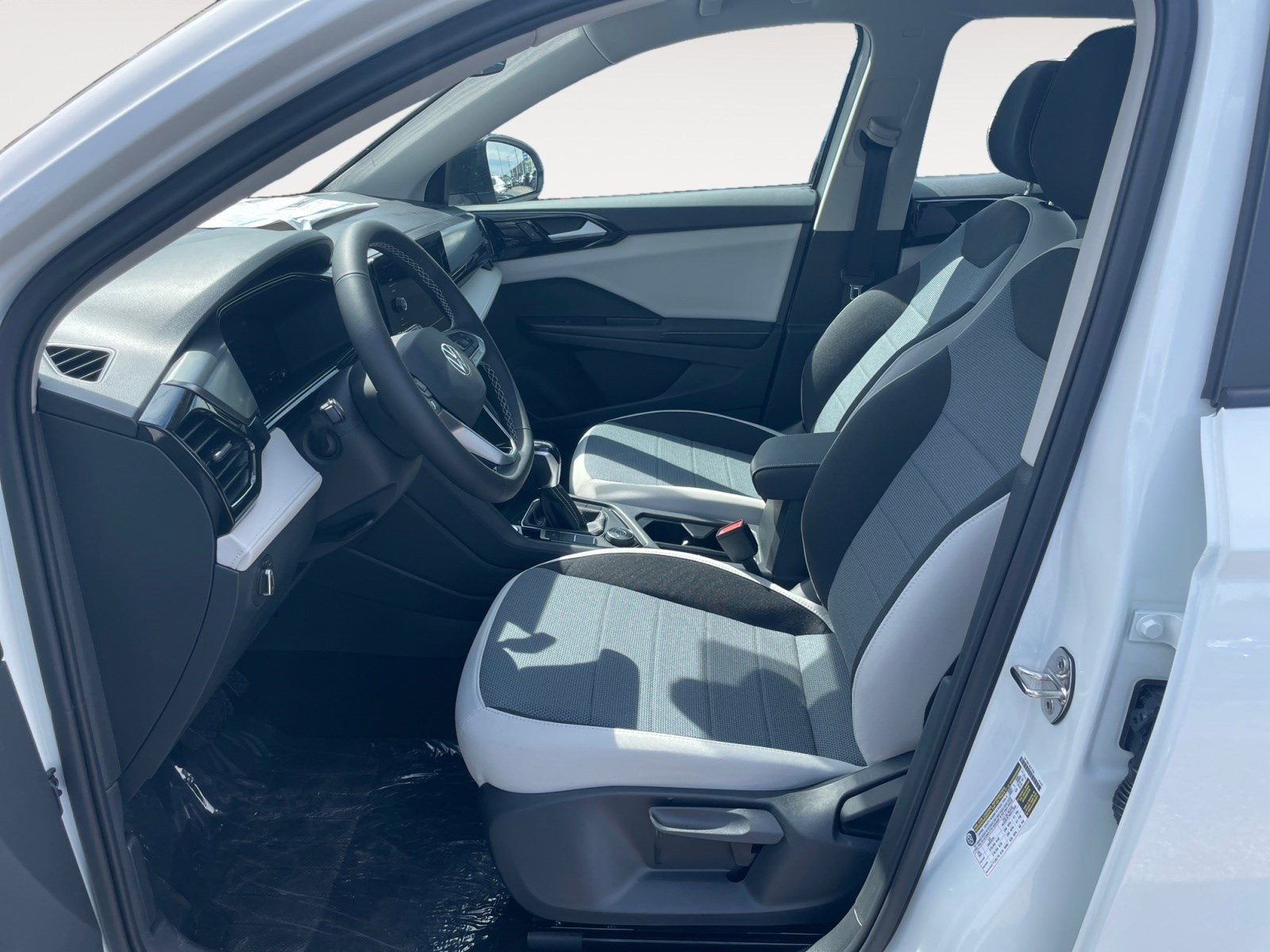 2025 Volkswagen Taos S