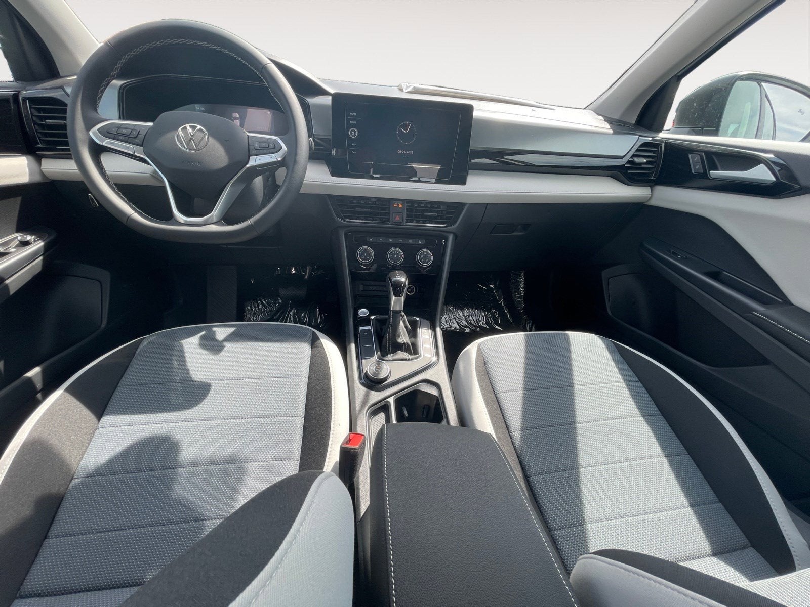 2025 Volkswagen Taos S