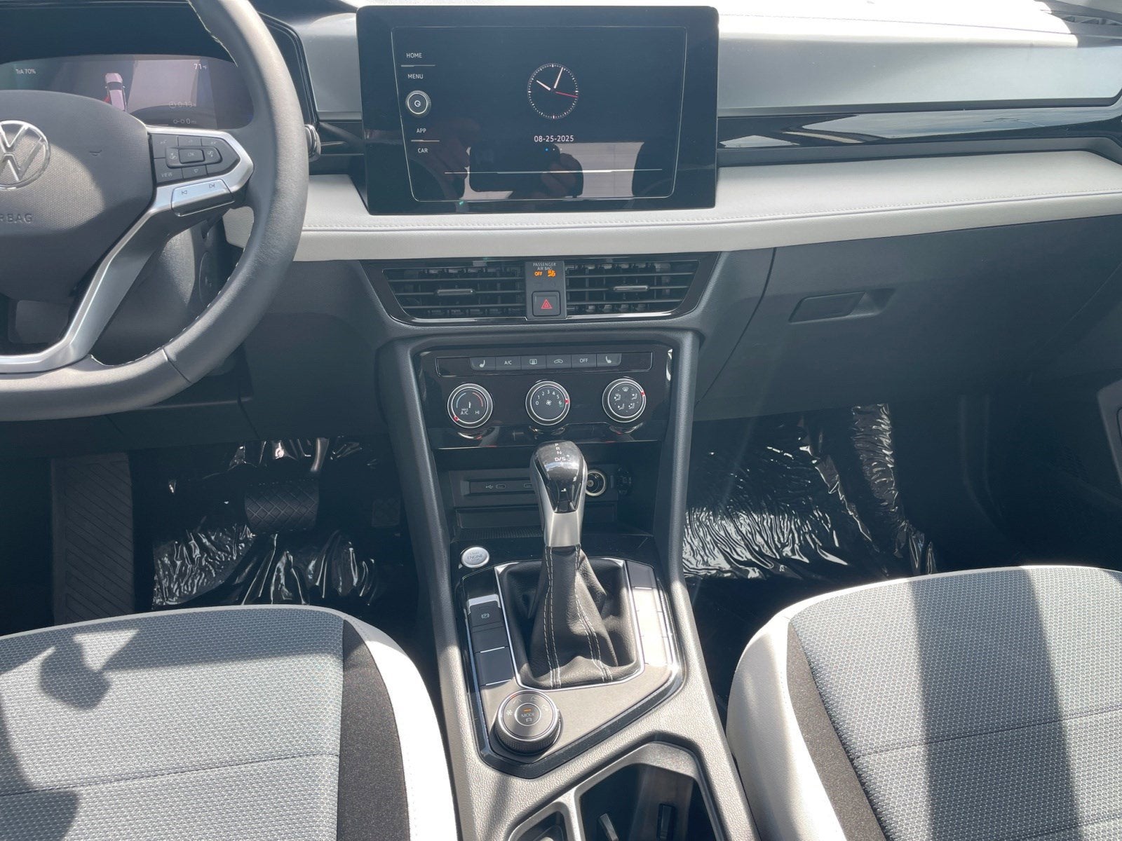 2025 Volkswagen Taos S