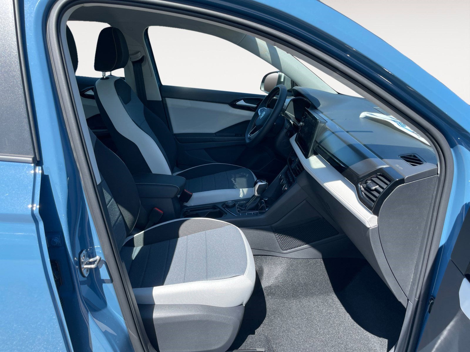 2025 Volkswagen Taos S