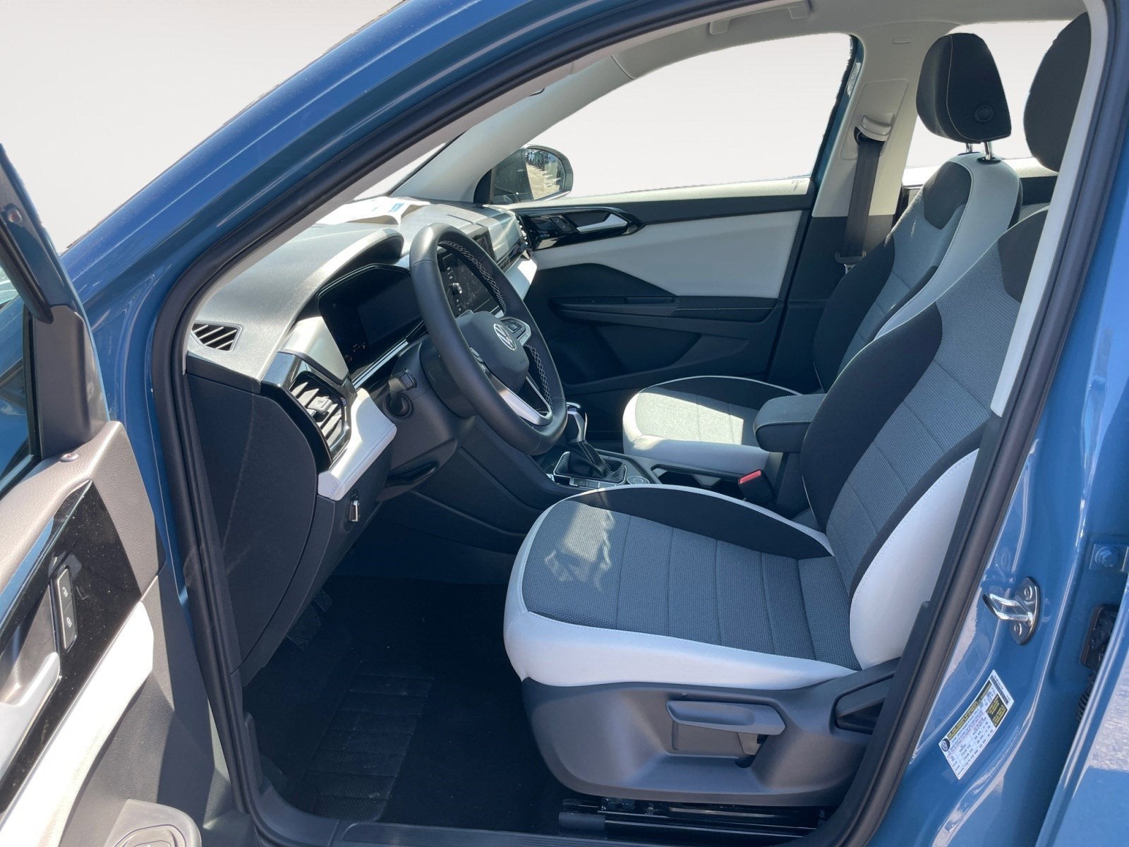 2025 Volkswagen Taos S