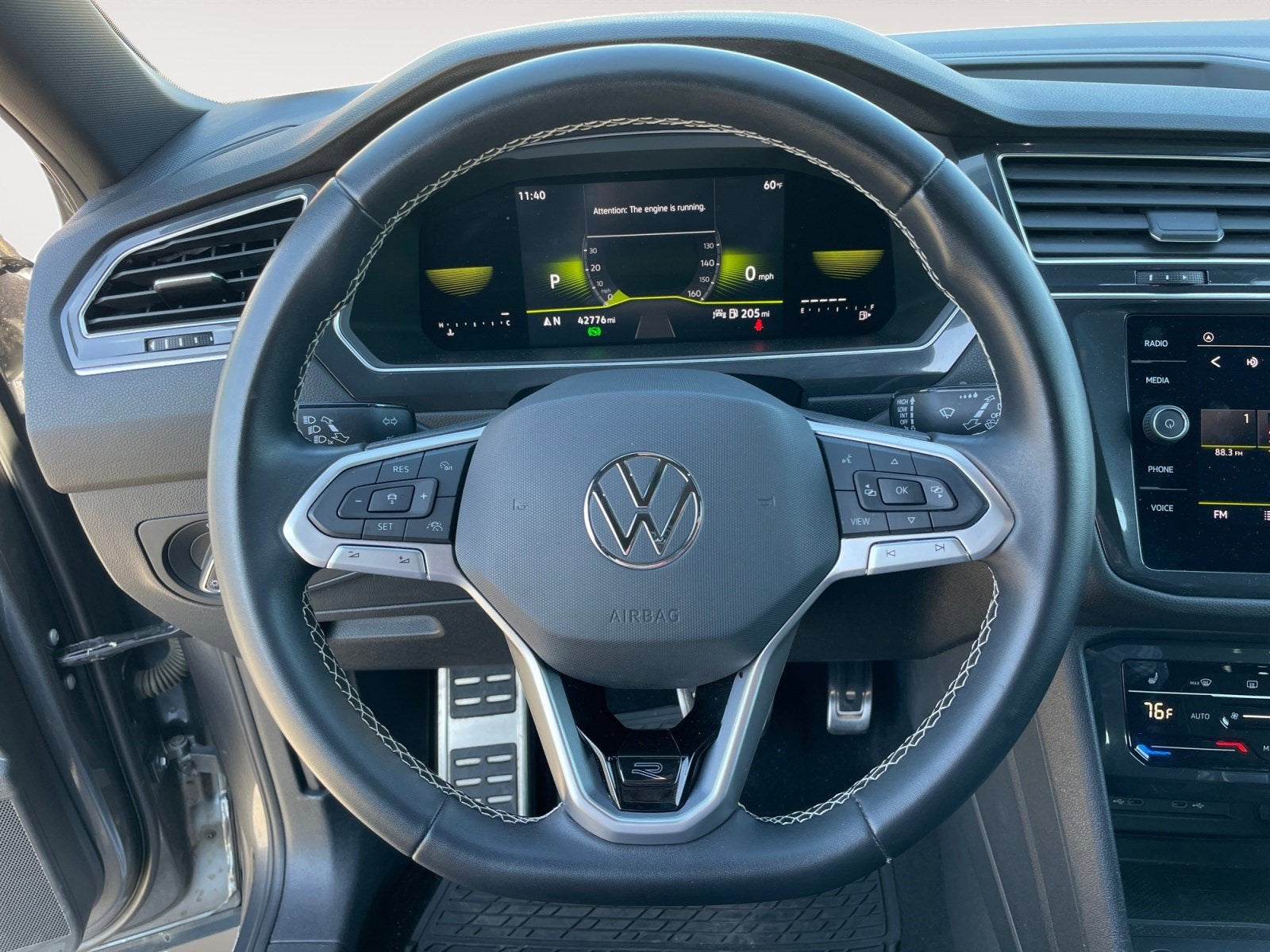 2023 Volkswagen Tiguan SE R-Line Black