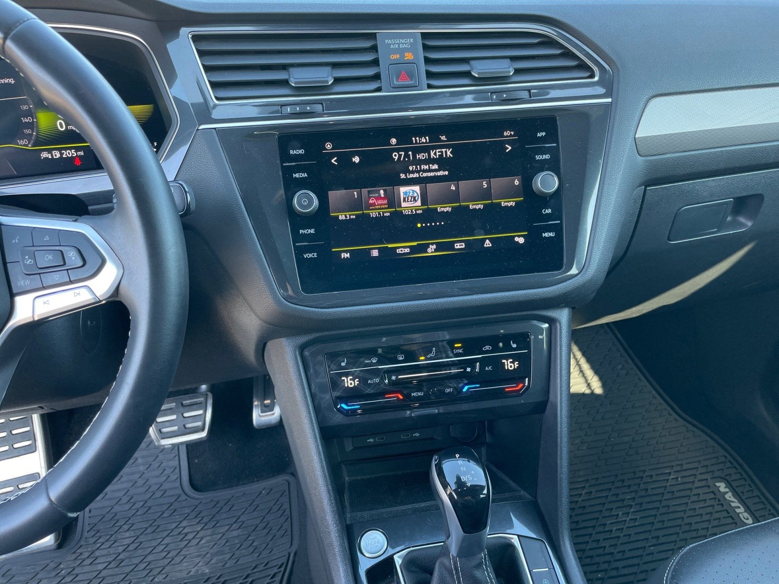 2023 Volkswagen Tiguan SE R-Line Black