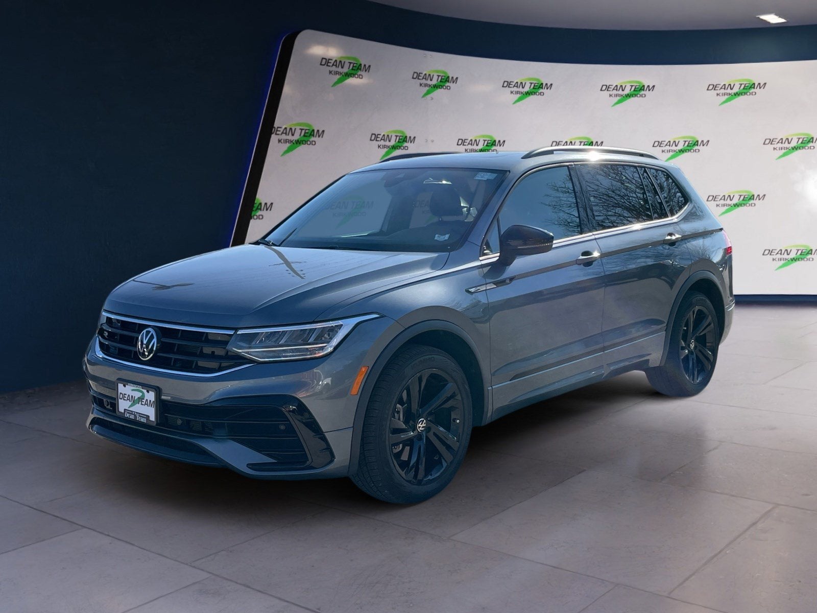 2023 Volkswagen Tiguan SE R-Line Black