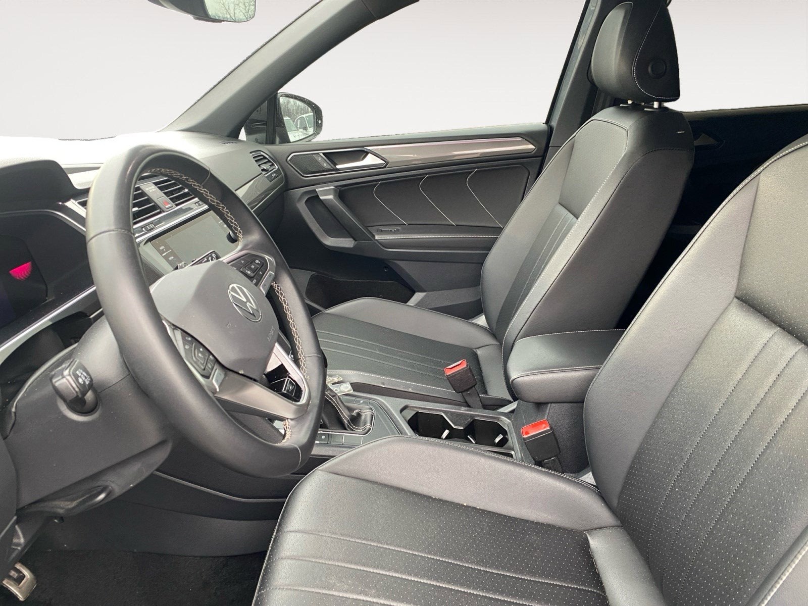 2023 Volkswagen Tiguan SE R-Line Black