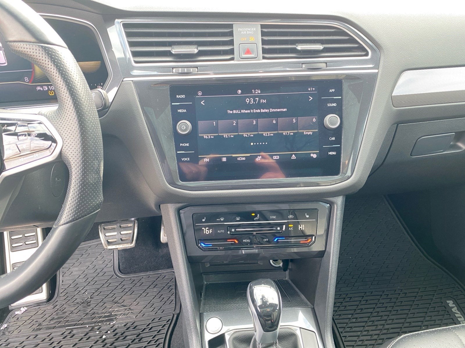 2022 Volkswagen Tiguan SE R-Line Black