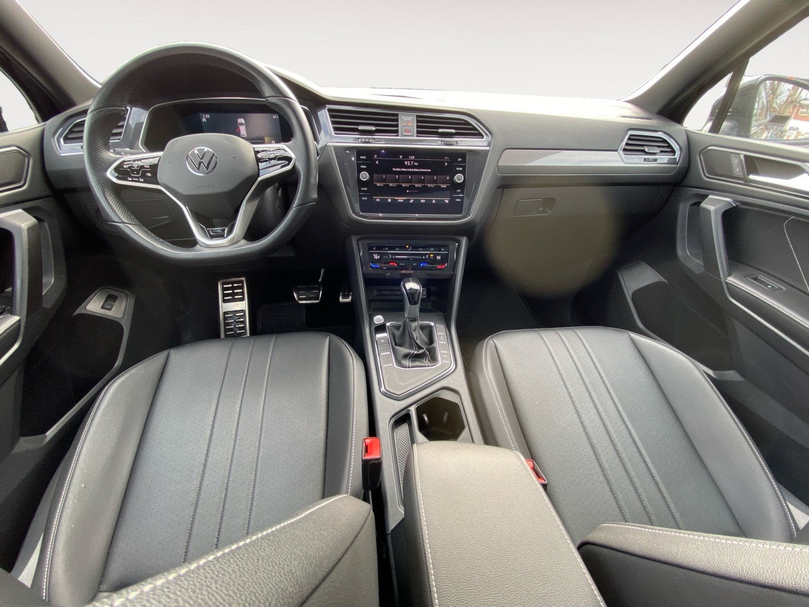 2022 Volkswagen Tiguan SE R-Line Black