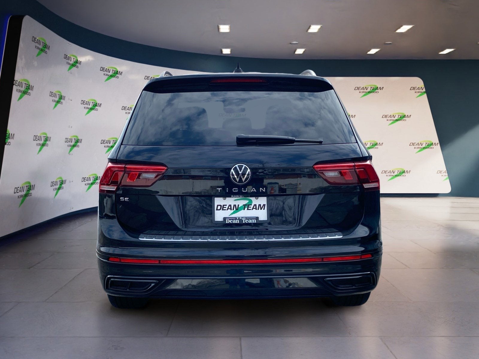 2022 Volkswagen Tiguan SE R-Line Black