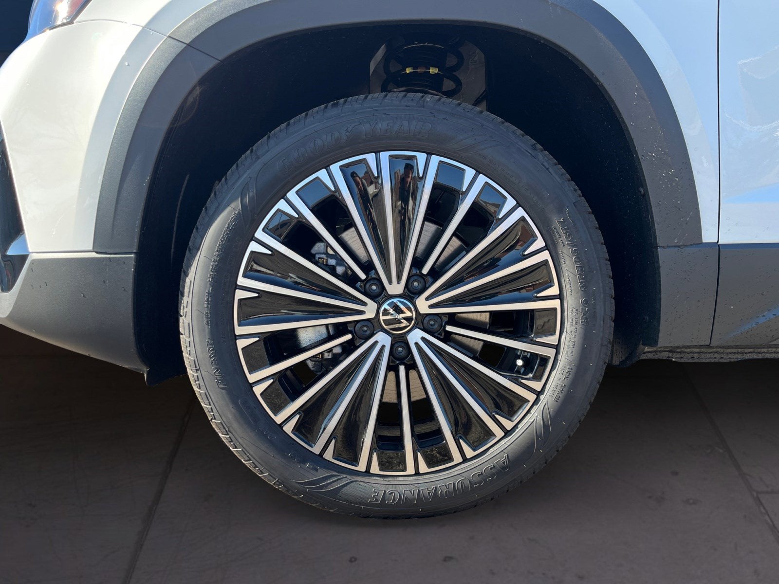 2025 Volkswagen Taos SE