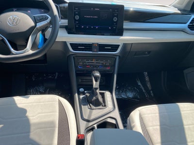 2025 Volkswagen Taos SE