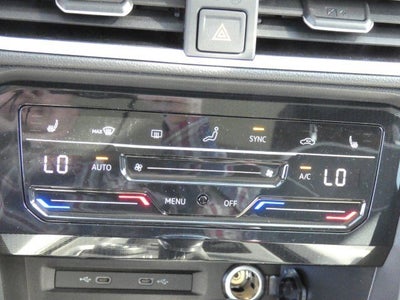 2025 Volkswagen Taos SE