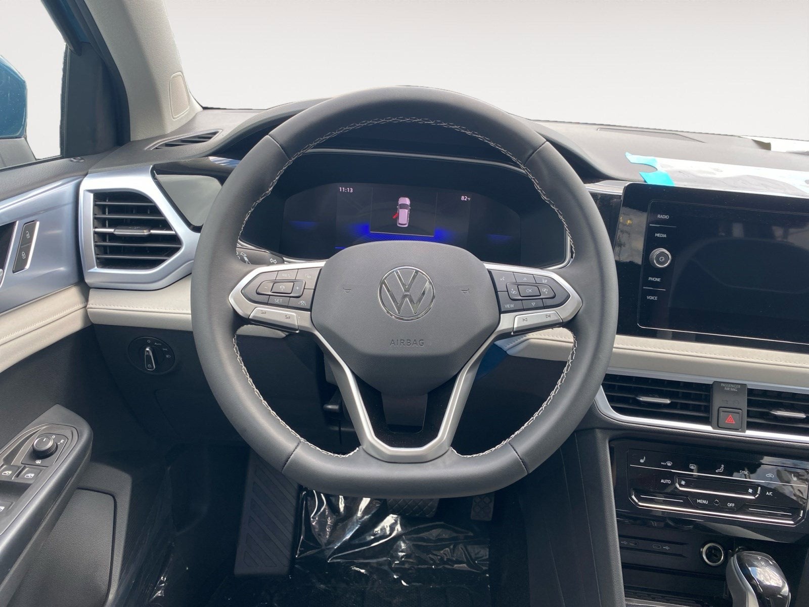 2025 Volkswagen Taos SE