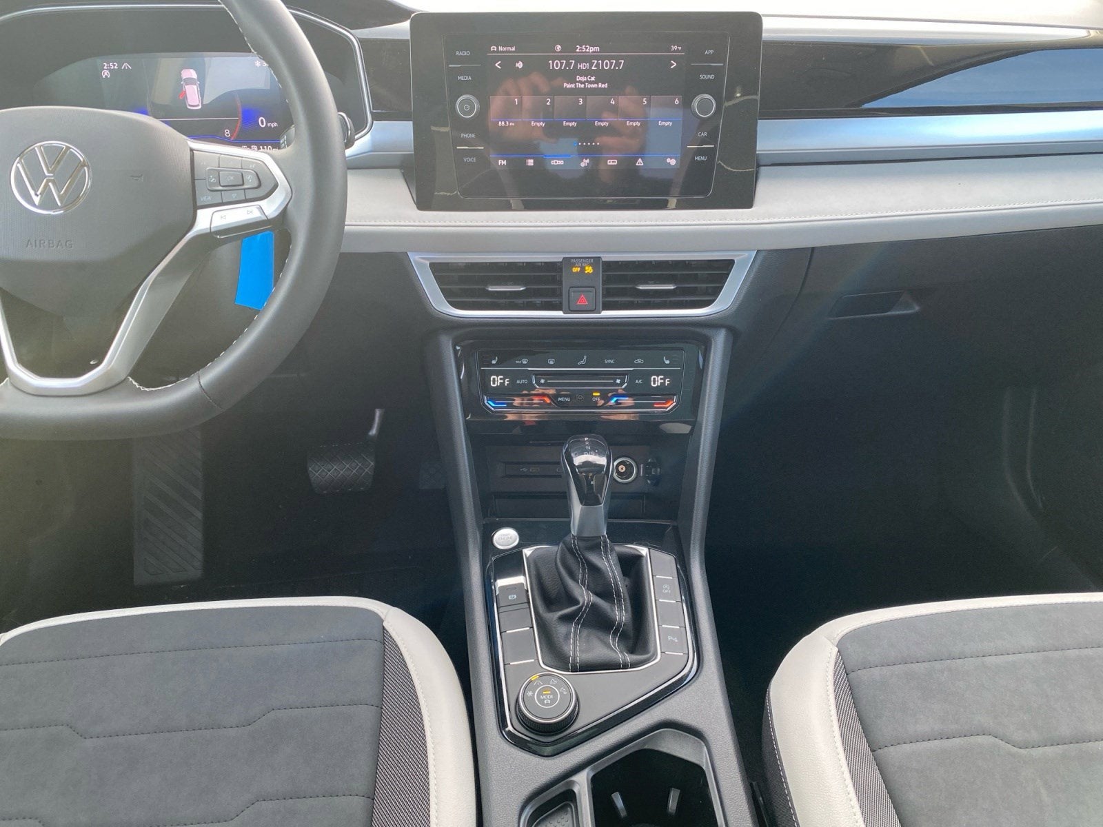 2026 Volkswagen Taos SE