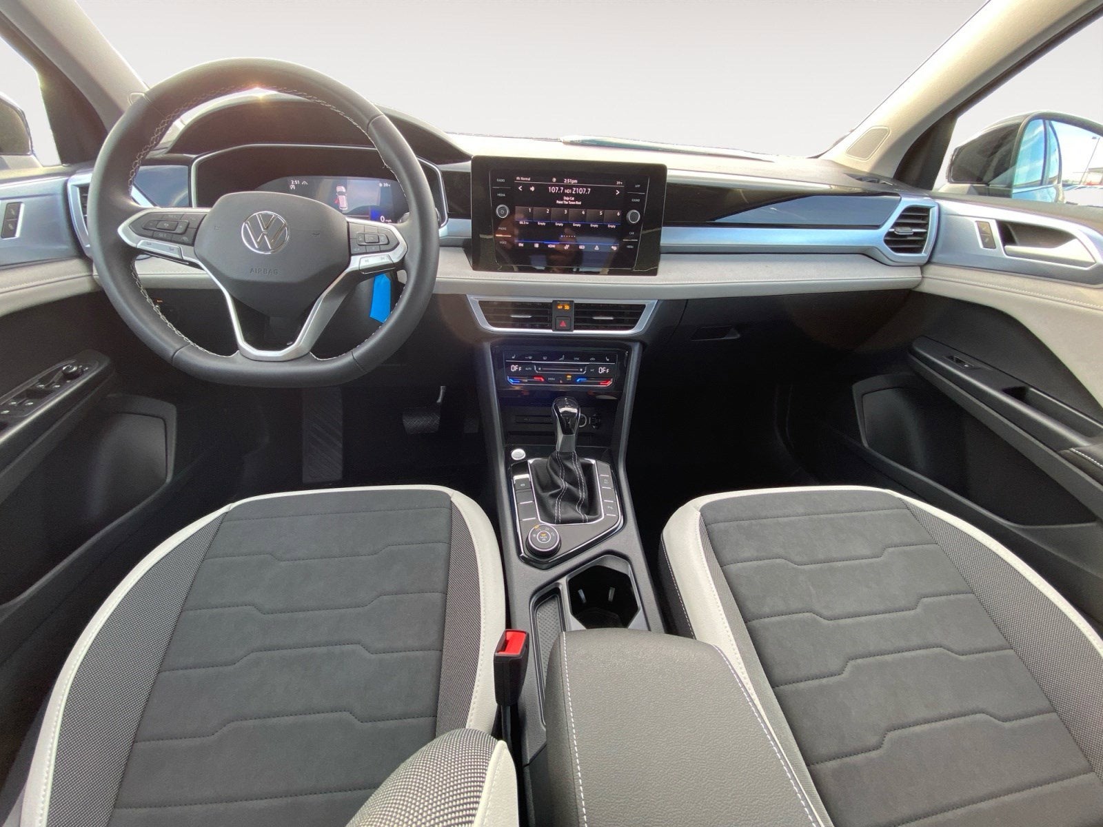 2026 Volkswagen Taos SE