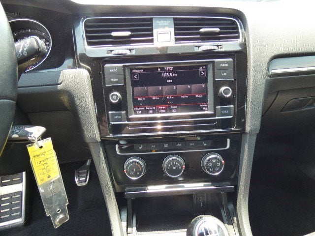 2020 Volkswagen Golf GTI S