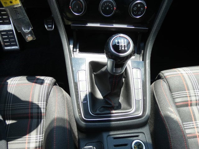 2020 Volkswagen Golf GTI S