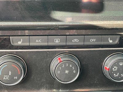 2019 Volkswagen Golf SE