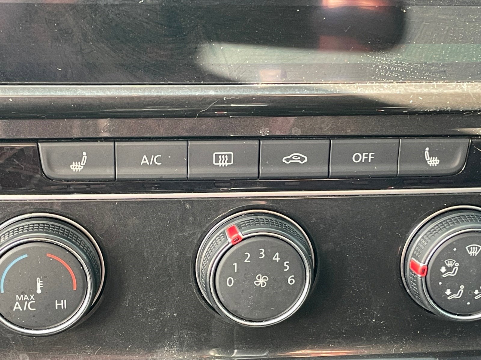 2019 Volkswagen Golf SE