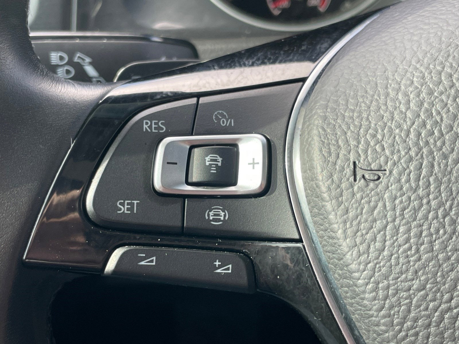 2019 Volkswagen Golf SE