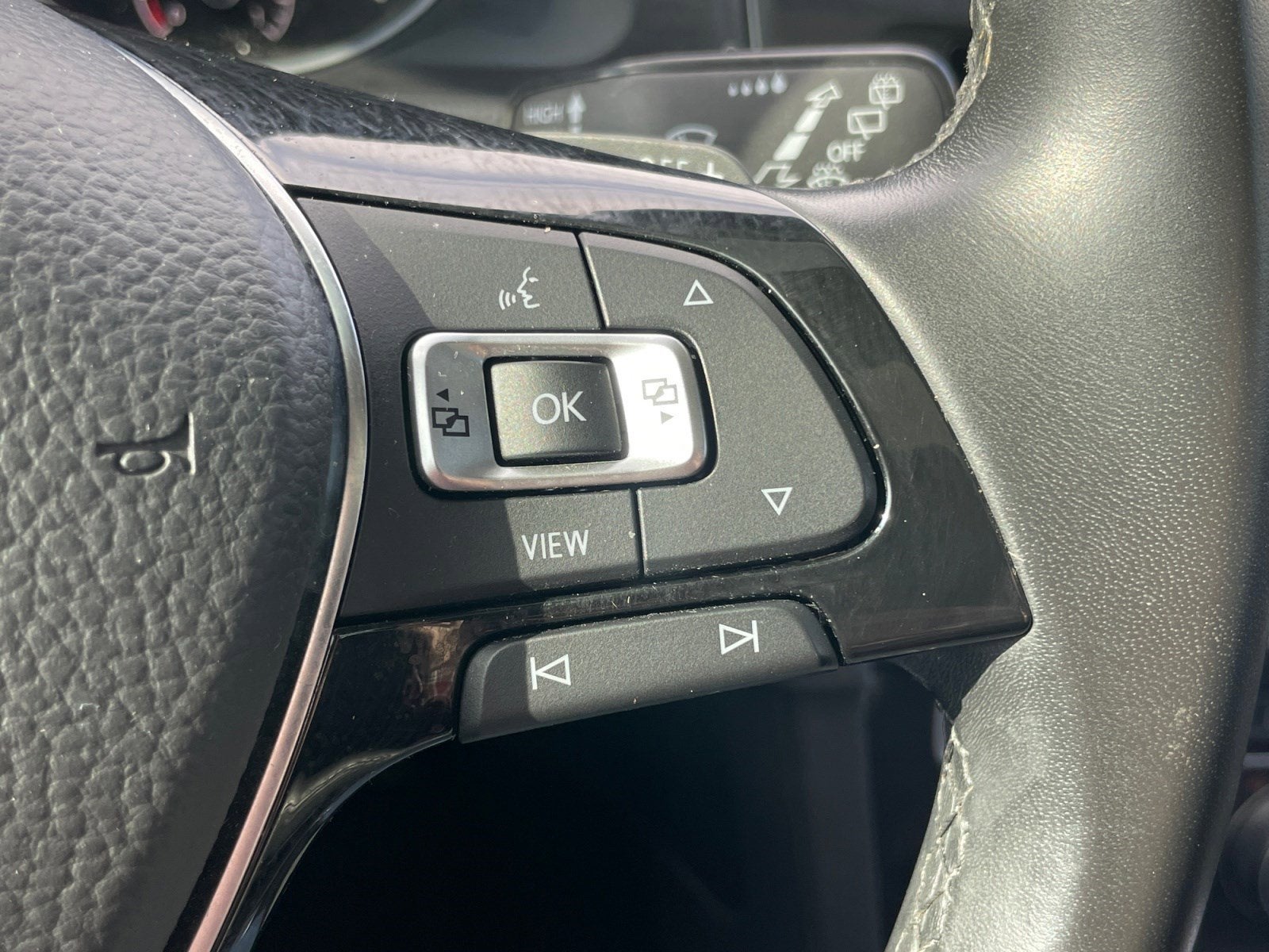 2019 Volkswagen Golf SE