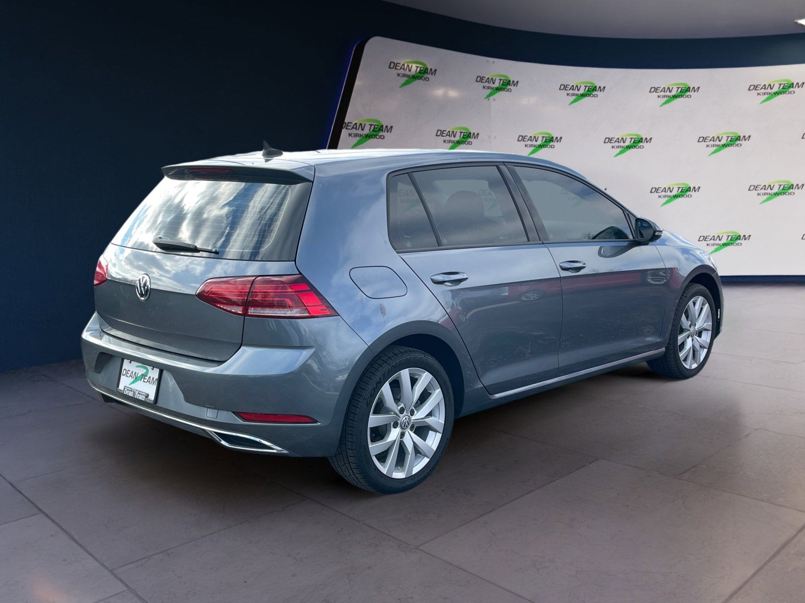 2019 Volkswagen Golf SE