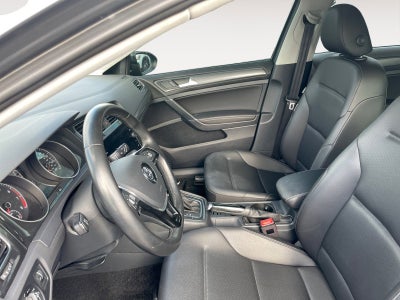 2019 Volkswagen Golf SE