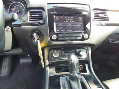 2013 Volkswagen Touareg Sport