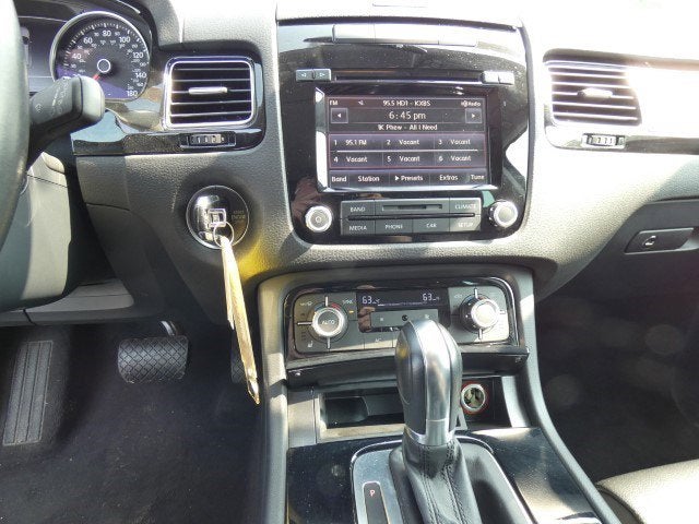 2013 Volkswagen Touareg Sport