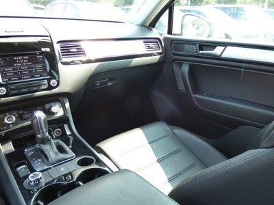 2013 Volkswagen Touareg Sport