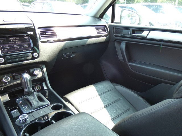 2013 Volkswagen Touareg Sport