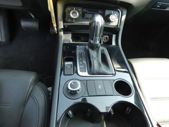 2013 Volkswagen Touareg Sport