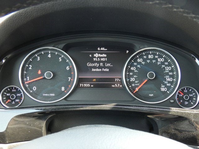 2013 Volkswagen Touareg Sport